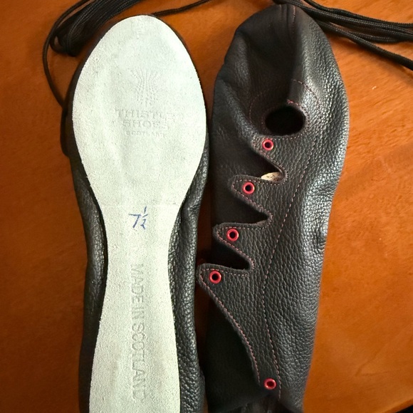 Highland Dance Shoes - NEW. US 10 Highland Dance Shoes Ghillie  Leather Dance Shoes with Red stitching